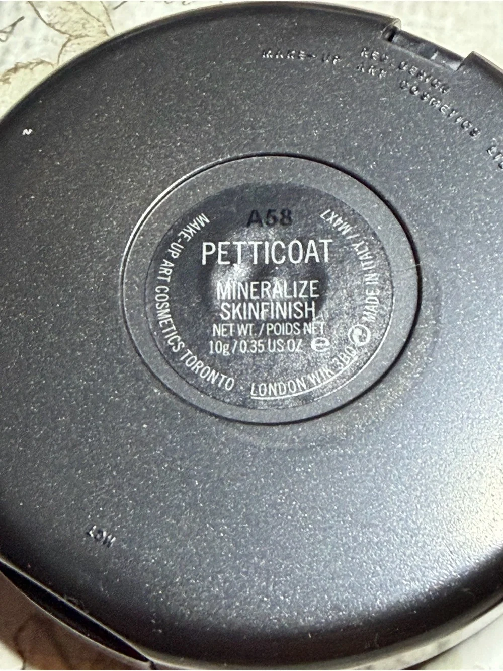 MAC COSMETICS BNIB PETTICOAT Mineralize Skinfish MSF VERY RARE LIMITED!